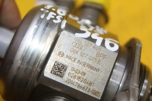 Alkuperäinen polttoainepumppu 1.8 TFSI VW Audi Skoda 06K127025E image 8