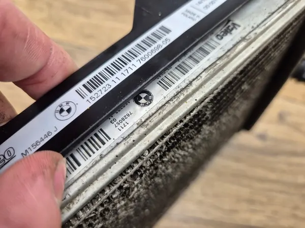 BMW Enfriador de Agua Adicional Lateral F20 F30 F31 F32 F36 F33 7628057 image 6