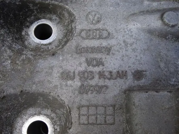 Oljefilterbas AUDI A3 8P GOLF VI SCIROCCO 2.0 TFSI image 5