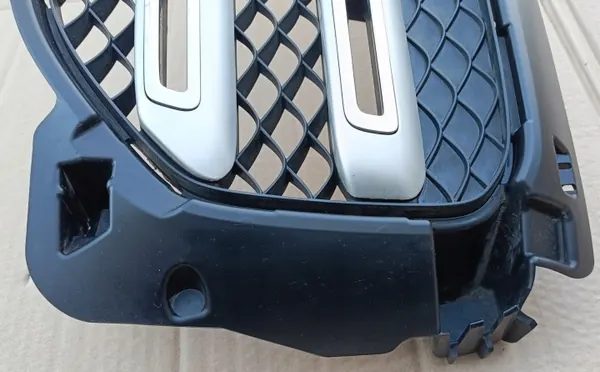 Mercedes GLB 247 A2478880200 Calandre Radiateur image 10