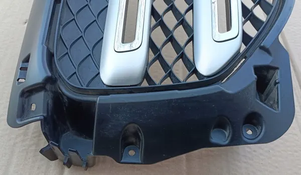 Mercedes GLB 247 A2478880200 Calandre Radiateur image 9