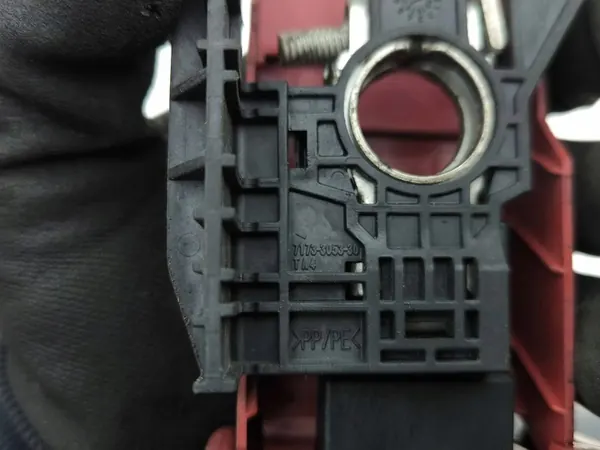 Pyrotechnische klem Toyota Prius (XW50) 2016 image 7