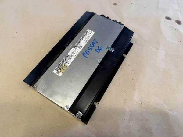 VW Passat B6 Radio-Verstärkermodul 3C0035456K image 2