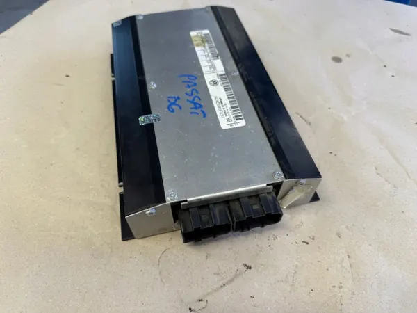 VW Passat B6 Radio-Verstärkermodul 3C0035456K image 3