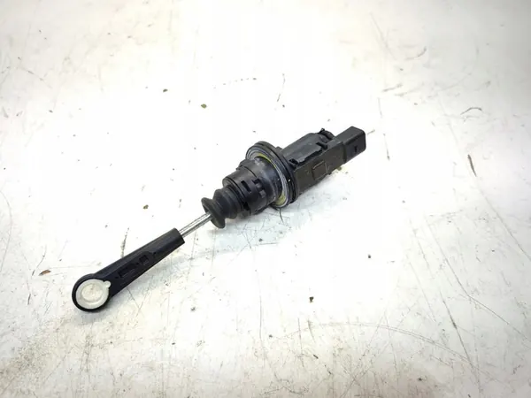 Kytkinpumpu Audi A4 B8 A5 8T Q5 8K1721401G image 4