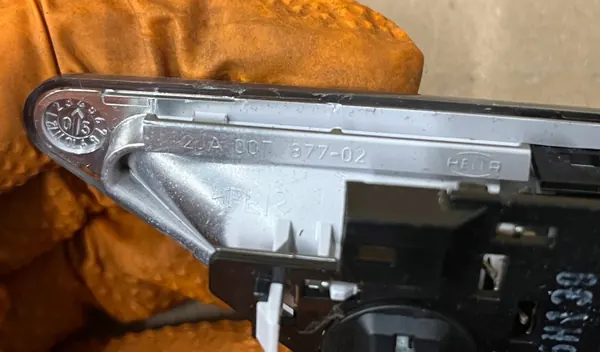 Plaque plafond arrière OEM 2JA007877-01/02 pour BMW E46 image 4