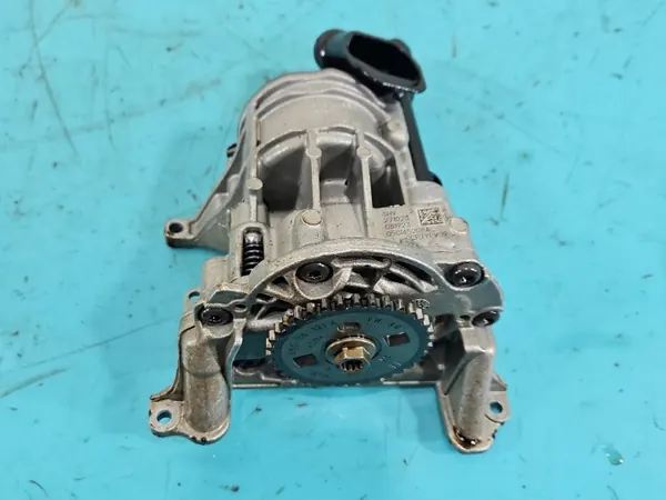 Gebruikte oliepomp OEM 05C145208 voor Skoda Kamiq 1.0 TSI image 2