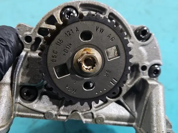 Gebruikte oliepomp OEM 05C145208 voor Skoda Kamiq 1.0 TSI image 3