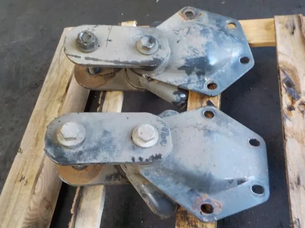 Suporte de mola dianteiro OEM 7955N para Iveco Stralis image 2