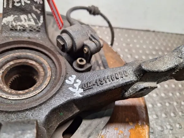 Mozzo sterzo anteriore destro Opel Corsa C 13154318 image 2