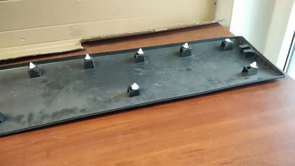 Mercedes-Benz Skjutdörrslist A9106905300 image 5