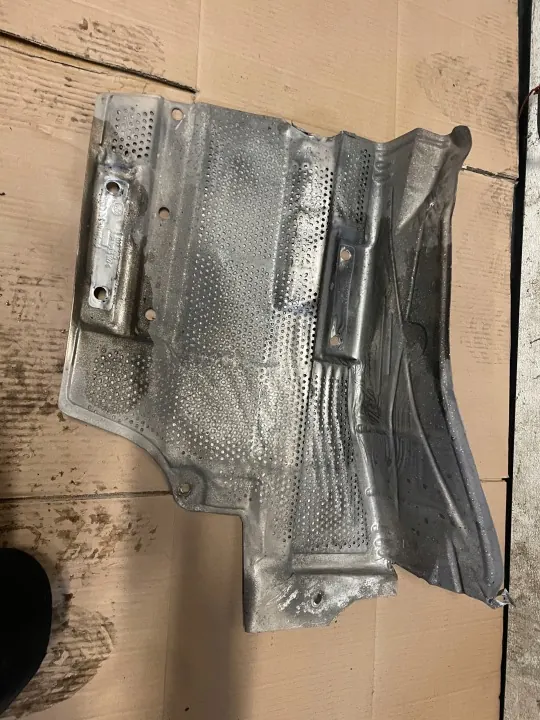 Abgashitzschild BMW E36 OEM 1977265 - Gebraucht image 2