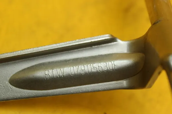 Öljymittatikku OEM 079115630F Audi A6 C6 4.2 V8 image 4