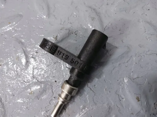 Capteur Température Liquide OEM 05E919501E Skoda Kamiq image 5