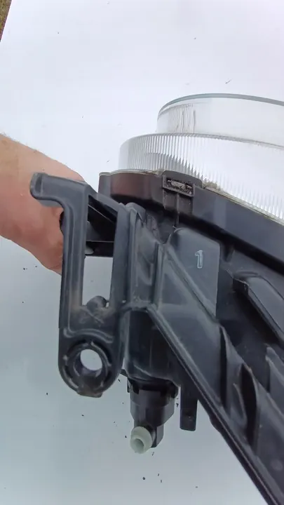 Oikea Etuvalaisin Nissan Juke 10- image 10