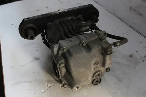Nissan Qashqai J10 2.0 Petrol 4x4 Differential image 3