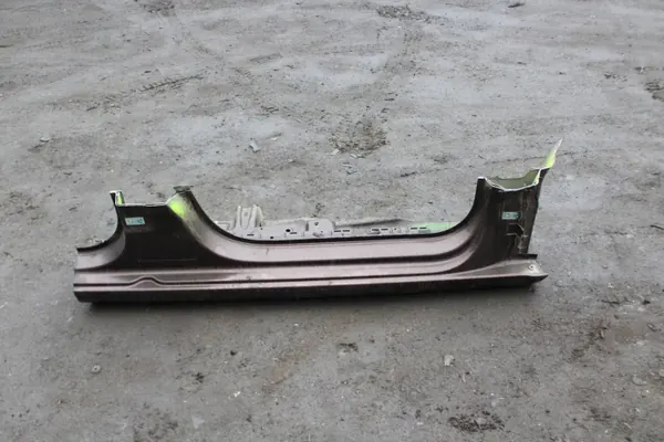 Soleira dianteira direita Skoda Octavia III Peça OEM image 2