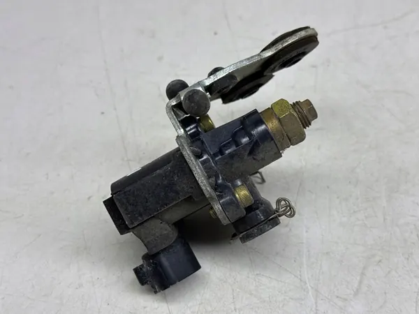 Válvula do Amortecedor 1999 Lexus LS 400 image 3