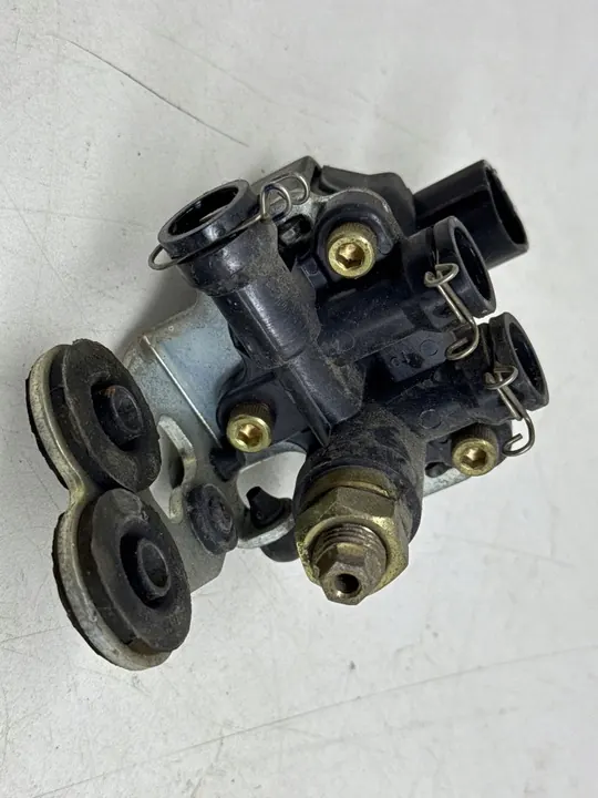 Válvula do Amortecedor 1999 Lexus LS 400 image 4