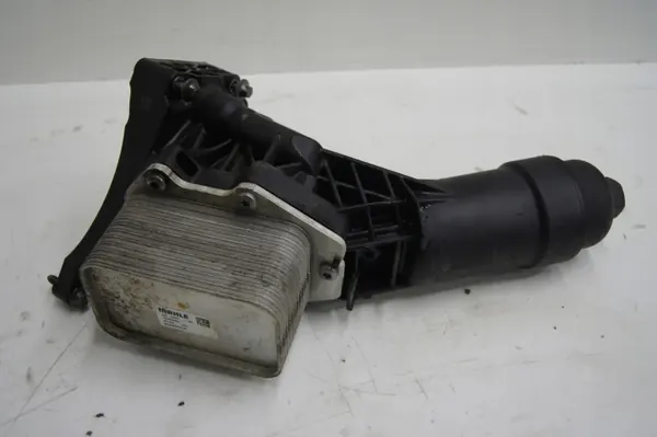 Carter de refroidisseur d'huile BMW OEM 72435984 G30 2.0 B20 image 2