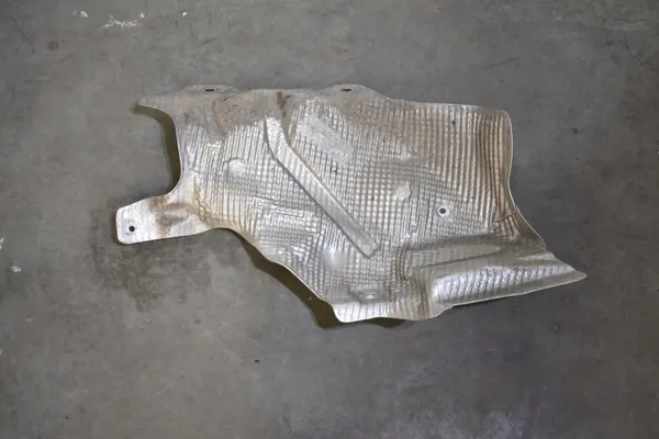 OEM 992825729C lämpösuoja vasen takaosa Porsche 992 image 2