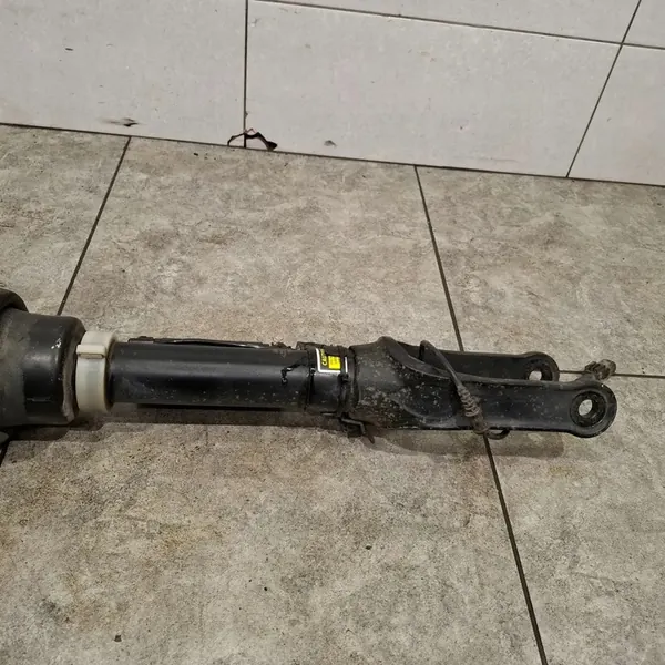 Fram Höger Luftfjäder Mercedes-Benz R W251 image 4