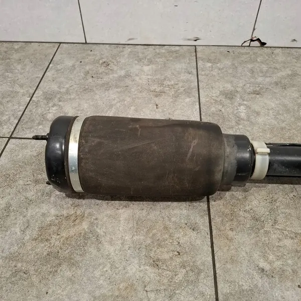 Fram Höger Luftfjäder Mercedes-Benz R W251 image 8