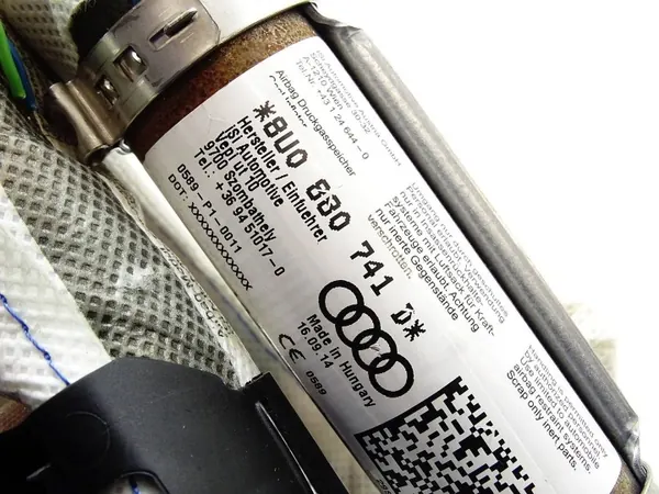 OEM 8U0880741D Vasen sivuturvatyyny Audi Q3:lle image 5