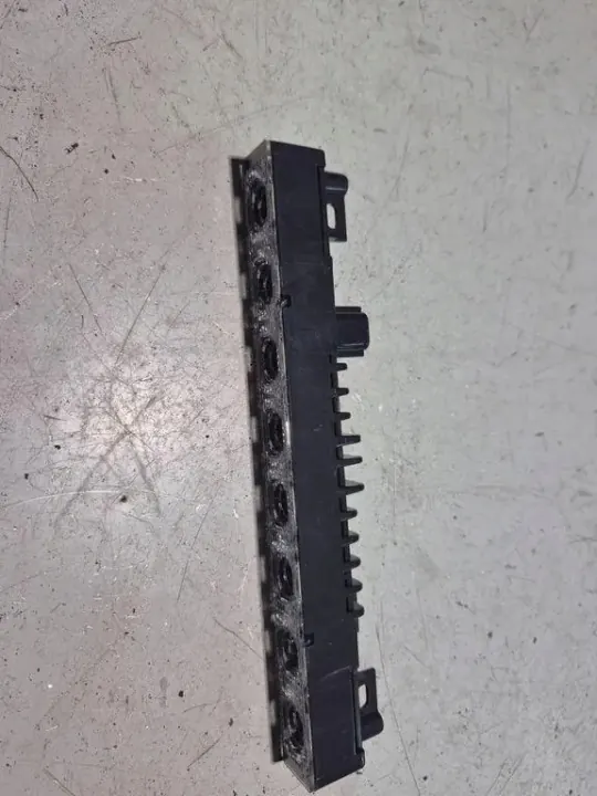 Luz Stop Renault Talisman OEM 90016093 Sedã image 3