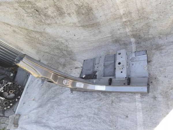 Jeep Compass II 16-21 Oikea B-pilari OEM image 6