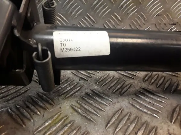 Mercedes-Benz C W205 Pièce de direction OEM M259022 image 3