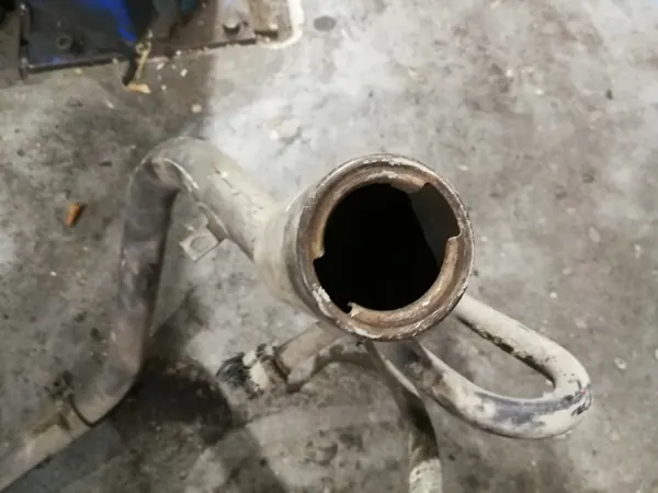 Bränslefyllningshals OEM BMW E30 - Korrosionsfri image 6