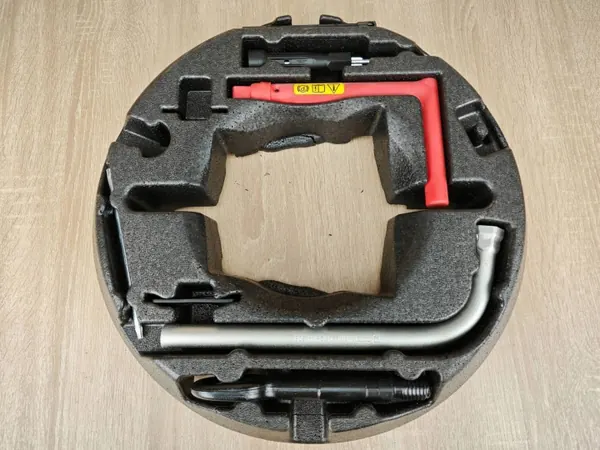 Llave de bloqueo rueda Audi OEM 8W0012109 para A4 B9 A5 F5 image 2