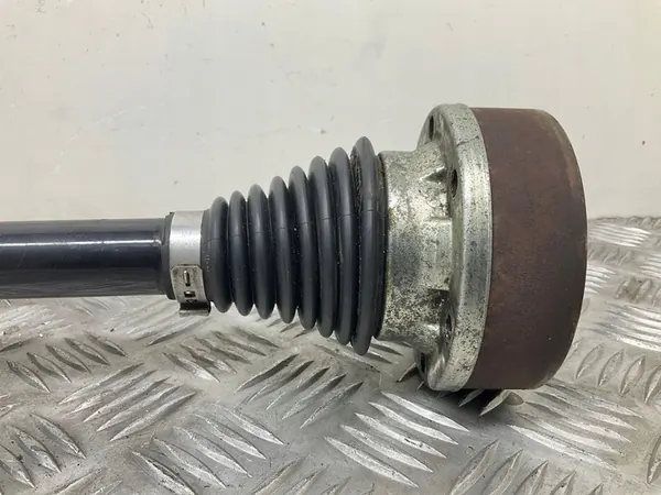 Höger Framdrev SKODA RAPID 2015 6R0407761B image 4