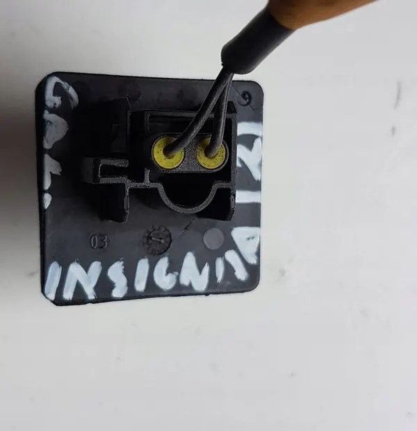 Botão de liberação do porta-malas Opel Insignia A 13359897 image 4