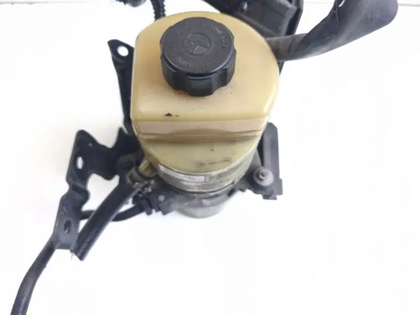 Pompe de direction assistée Ford OEM 4M513K514AD C6S4B image 3