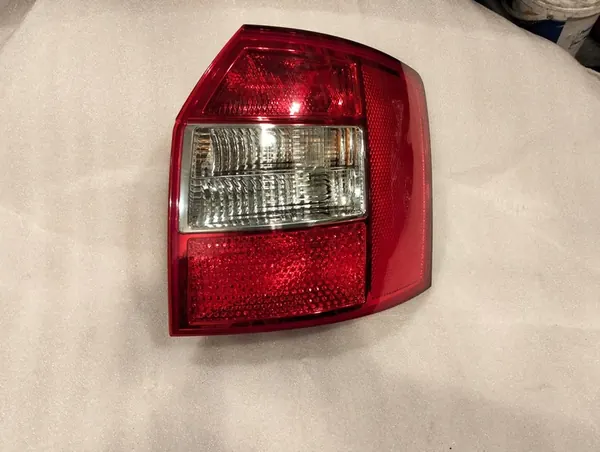 Audi A4 B6 Avant Lámpara Trasera Derecha 8E9945096A image 2