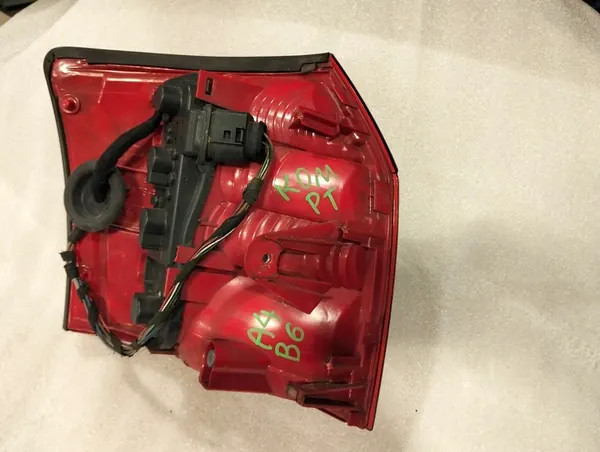 Audi A4 B6 Avant Lámpara Trasera Derecha 8E9945096A image 4