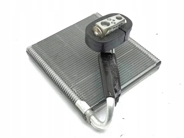 Värmekylare A/C OEM 5Q0816679C för Seat Leon IV image 2