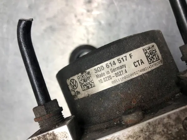 Pompe ABS OEM 3Q0907379F pour Audi A3 8V Berline 1.6 TDI image 3