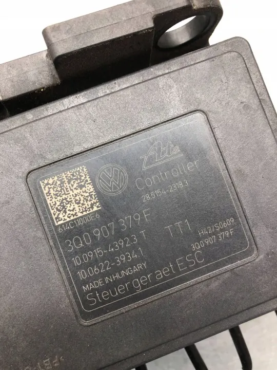 Pompe ABS OEM 3Q0907379F pour Audi A3 8V Berline 1.6 TDI image 4
