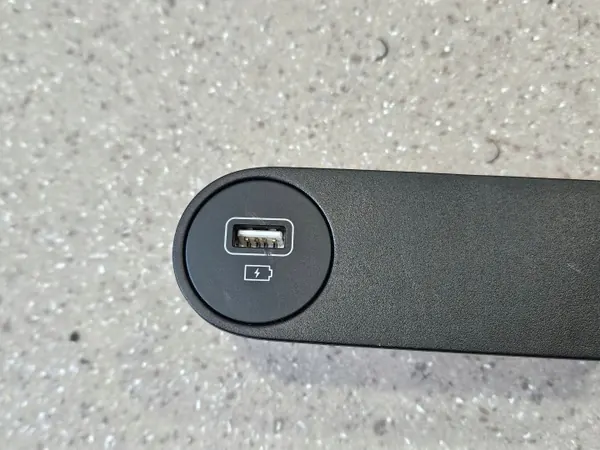 Hyundai Ioniq 5 Etu-USB-portti OEM 84673GI000 image 4