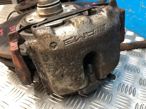 MERCEDES W210 E55 AMG Kit de Frenos Delanteros 334 mm image 4