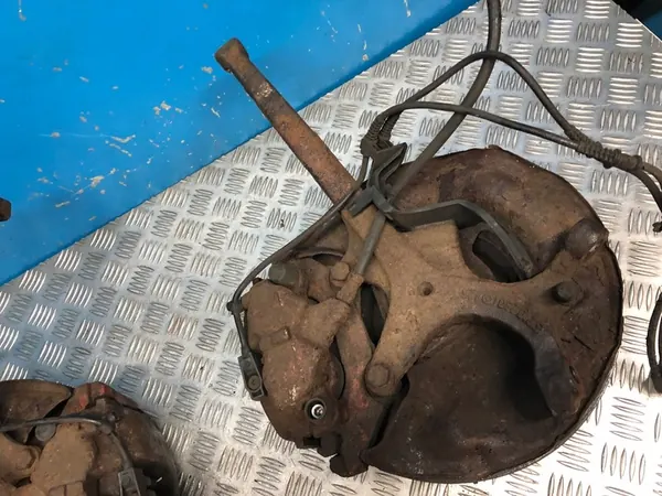 MERCEDES W210 E55 AMG Kit de Frenos Delanteros 334 mm image 8