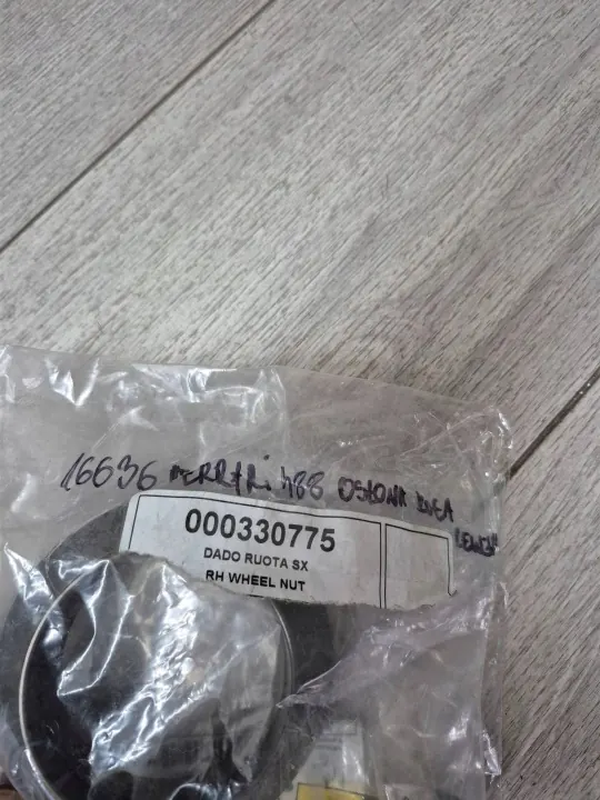Ferrari 488 Vasen Pyöränsuoja OEM 330775 image 3