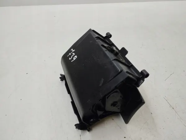 Tuhkakuppikehys Mercedes C W203 OEM A2036800852 image 6