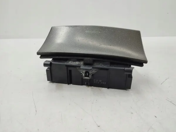 Tuhkakuppikehys Mercedes C W203 OEM A2036800852 image 7