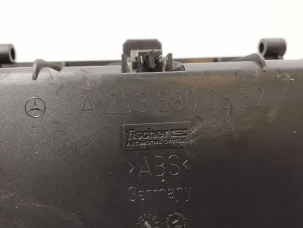 Tuhkakuppikehys Mercedes C W203 OEM A2036800852 image 8