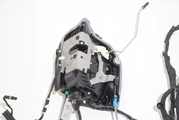 BMW X7 G07 LCI Soft Close Türkit OEM image 3