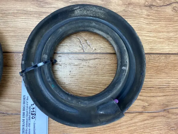 Taka jousituksen istuin OEM 68273964AB Ram 1500 5.7L image 4